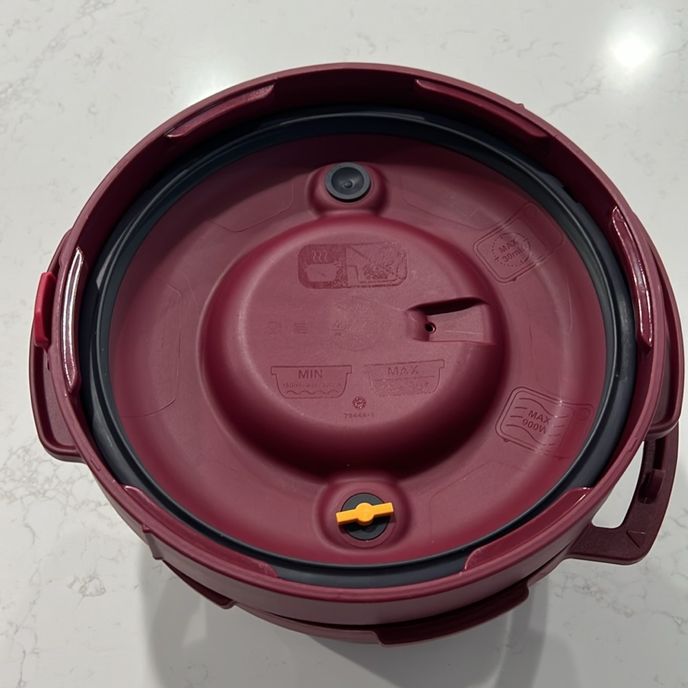 Tupperware Pressure Cooker - Picture 3 of 6